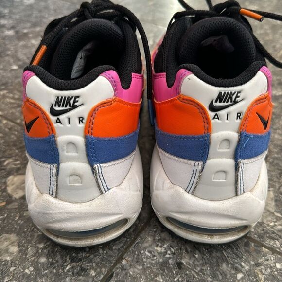 Nike Air Max 95 Essential Athletic Shoes. Size 9 1/2. - Picture 4 of 7